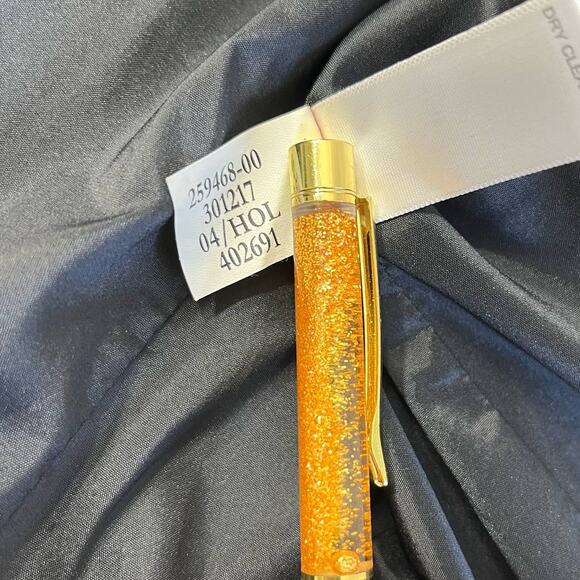 Banana Republic Wool Blend Black w/ Gray Pinstripe Short Pencil Skirt 10 - Picture 12 of 12